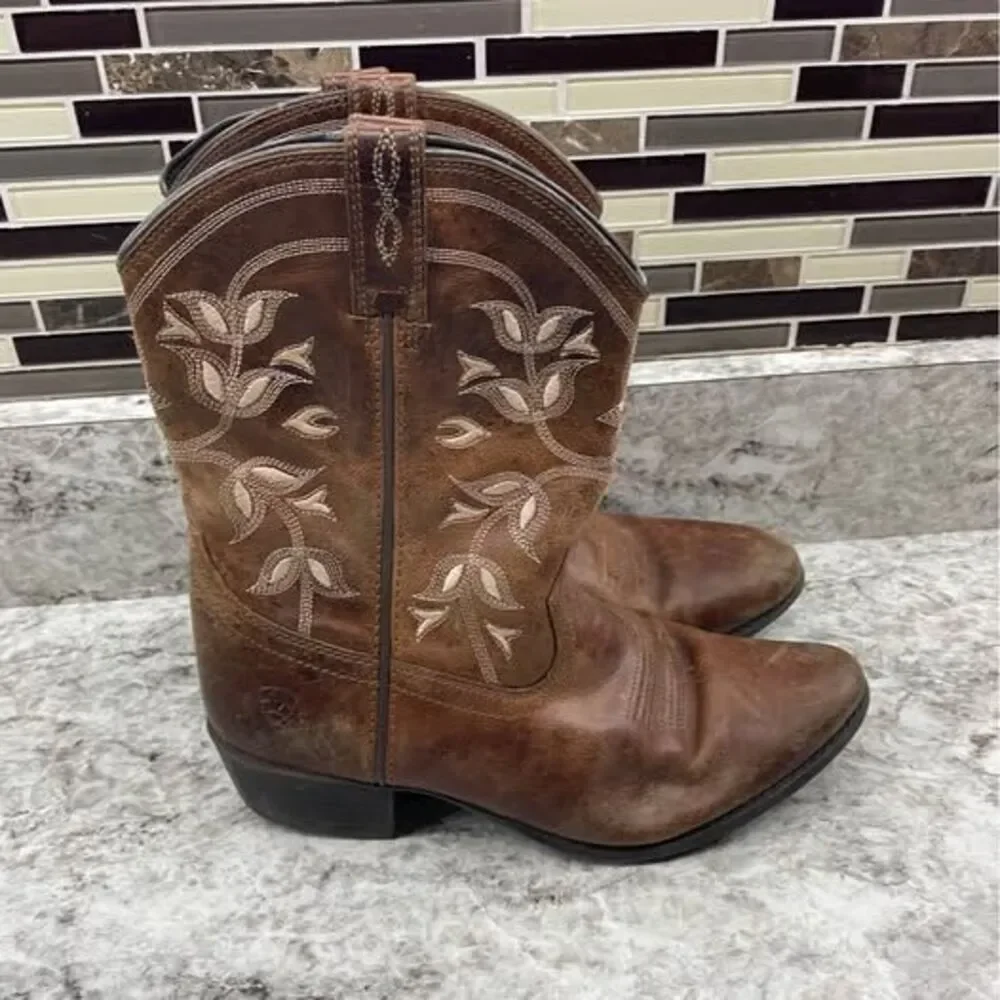 Girls 4.5 Ariat Cowboy boots